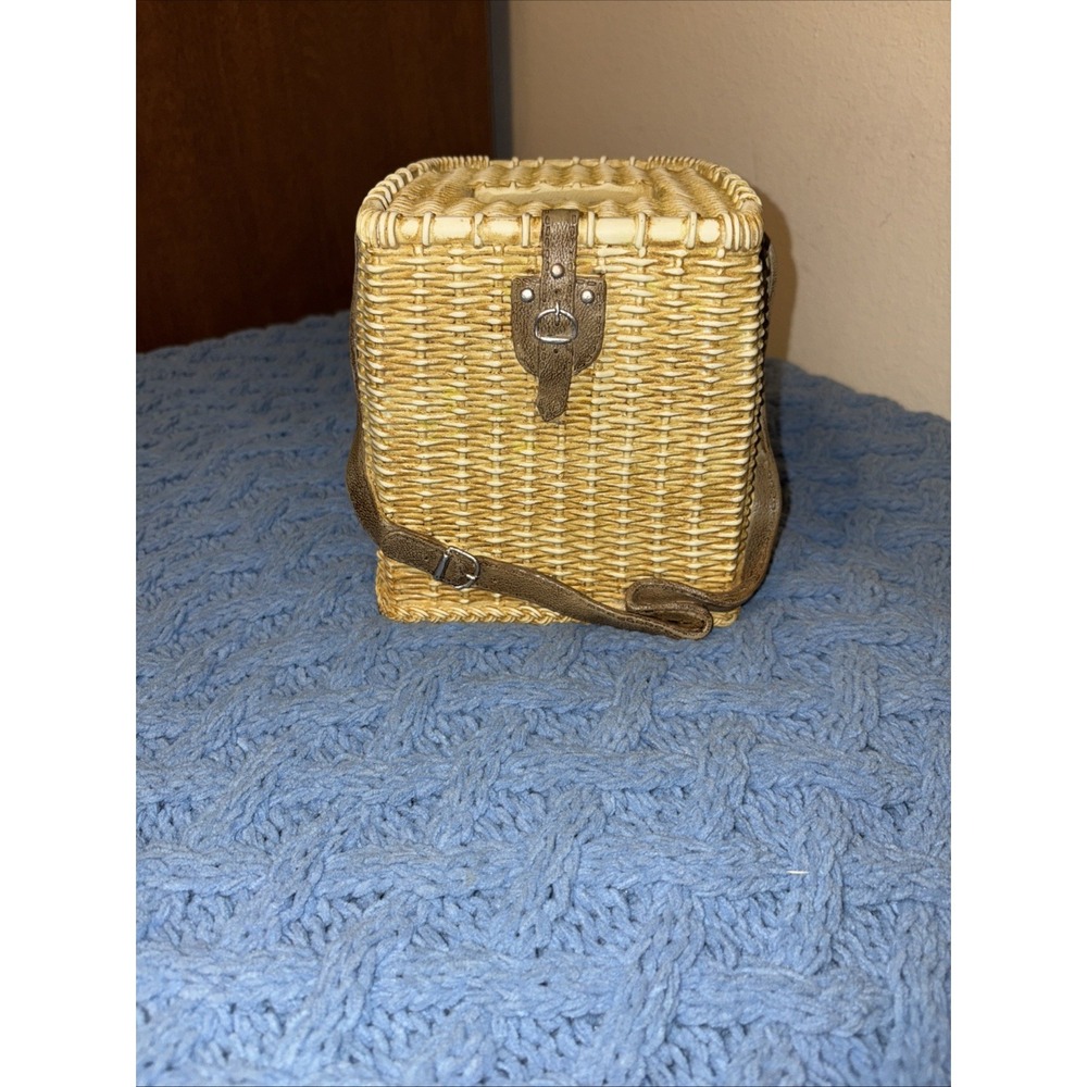 Campfire Woolrich tissue holder box fishing creel cabin